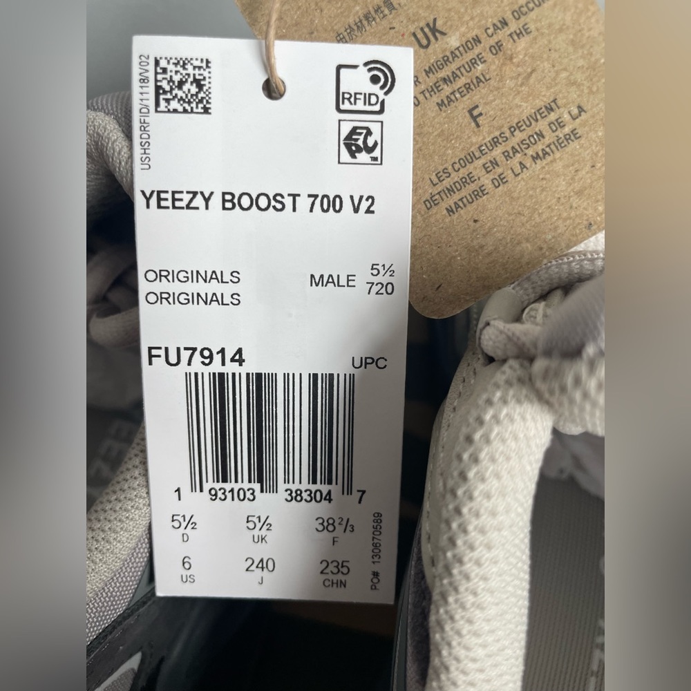 Yeezy 700 “Tephra” - Picture 14 of 15